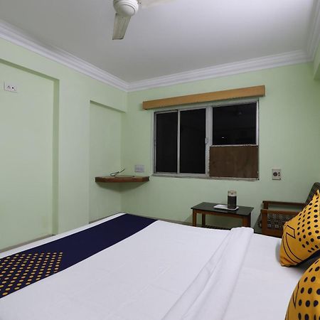 Spot On Hotel Hilltop Vadodara Eksteriør bilde