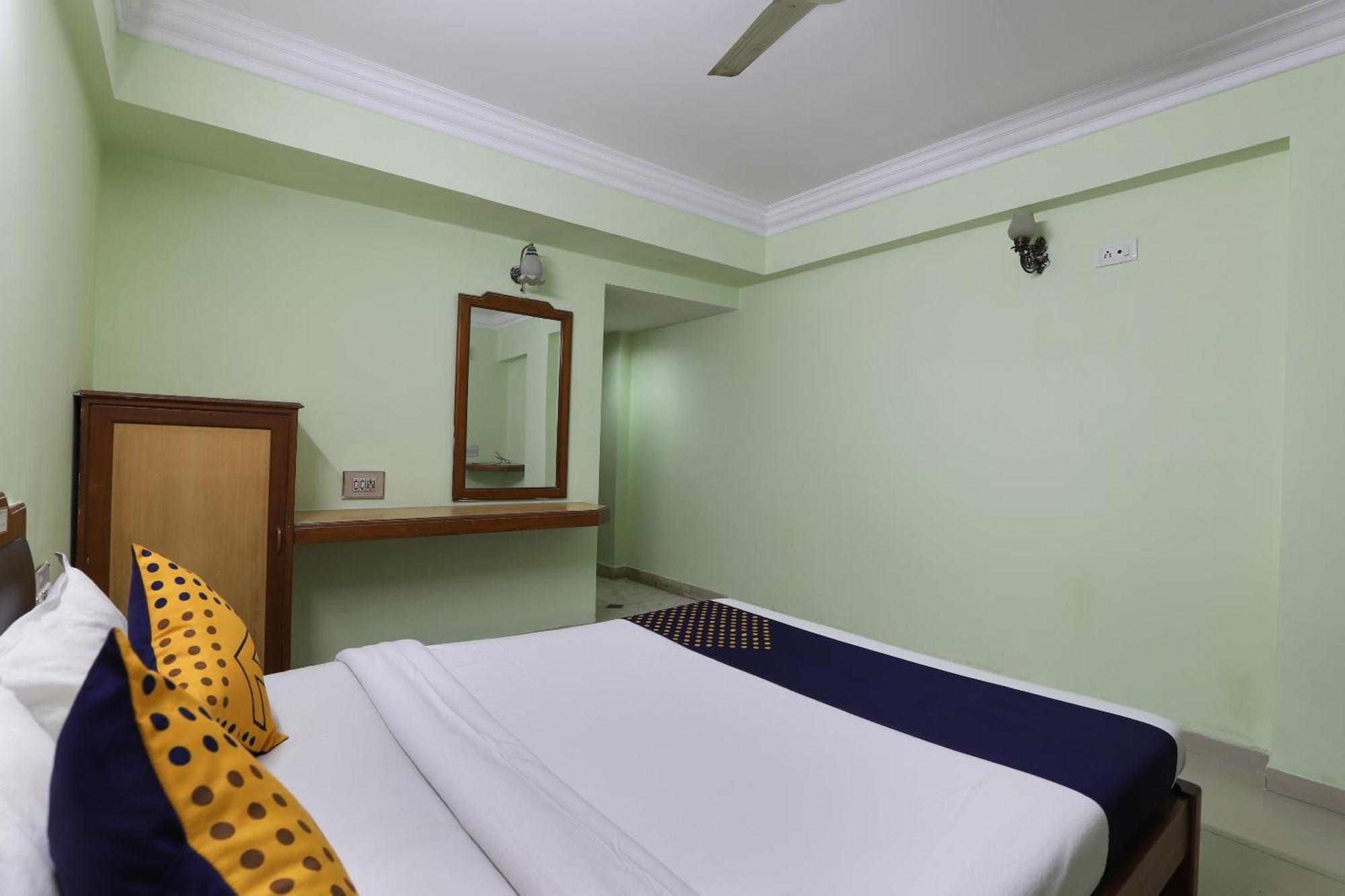 Spot On Hotel Hilltop Vadodara Eksteriør bilde
