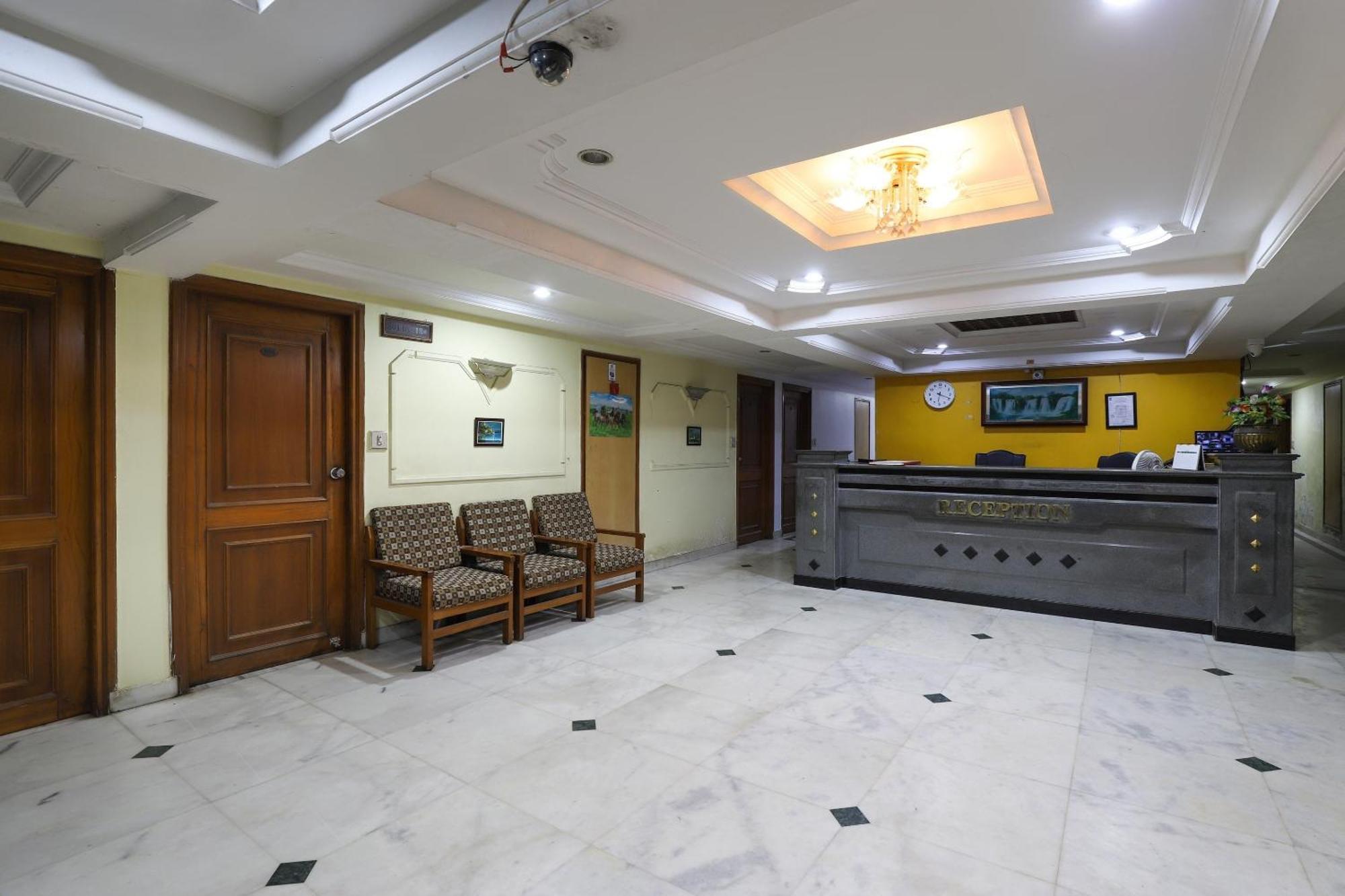 Spot On Hotel Hilltop Vadodara Eksteriør bilde