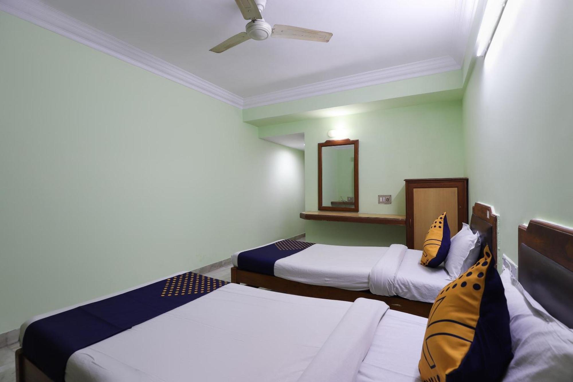 Spot On Hotel Hilltop Vadodara Eksteriør bilde