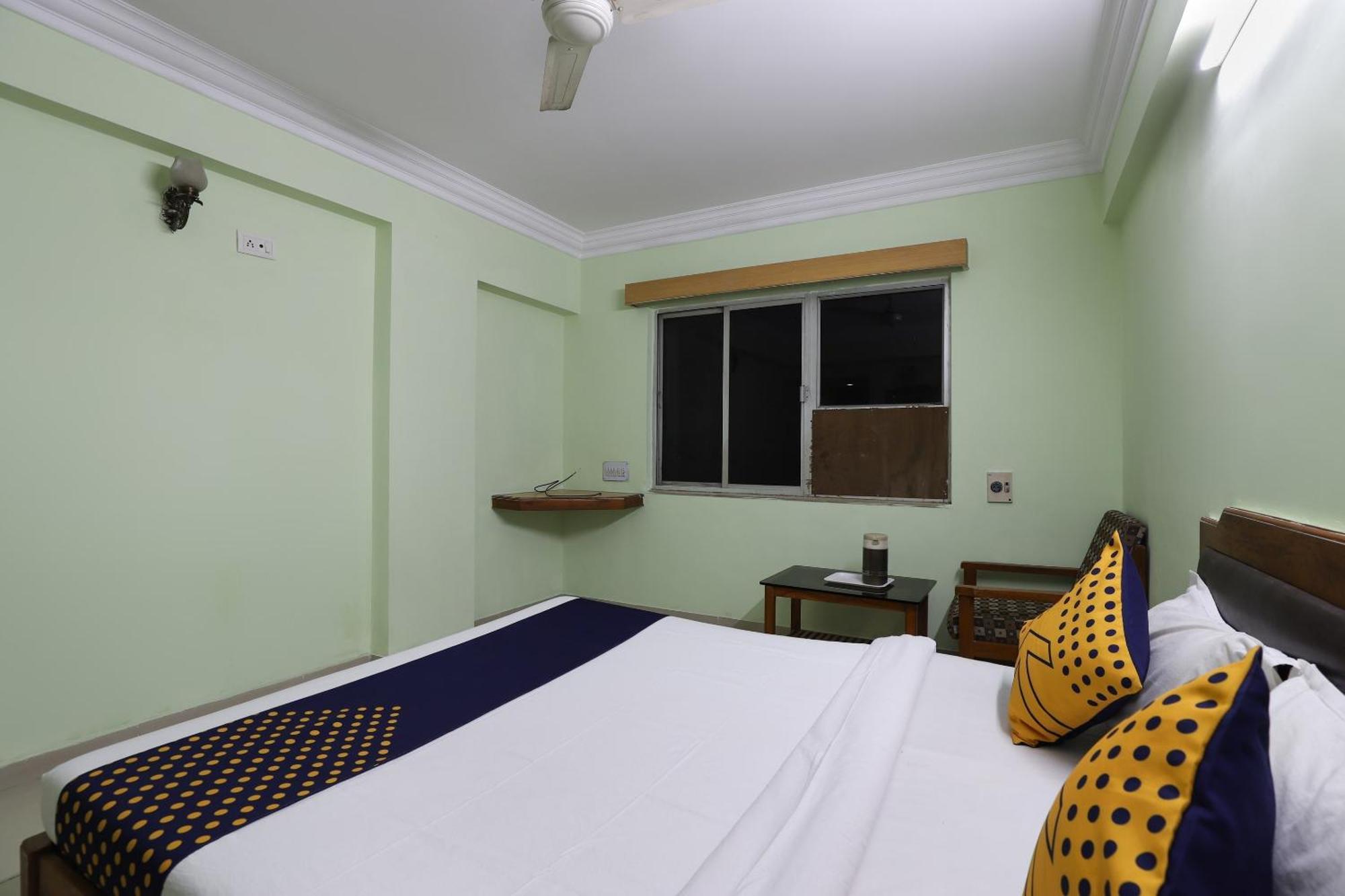 Spot On Hotel Hilltop Vadodara Eksteriør bilde