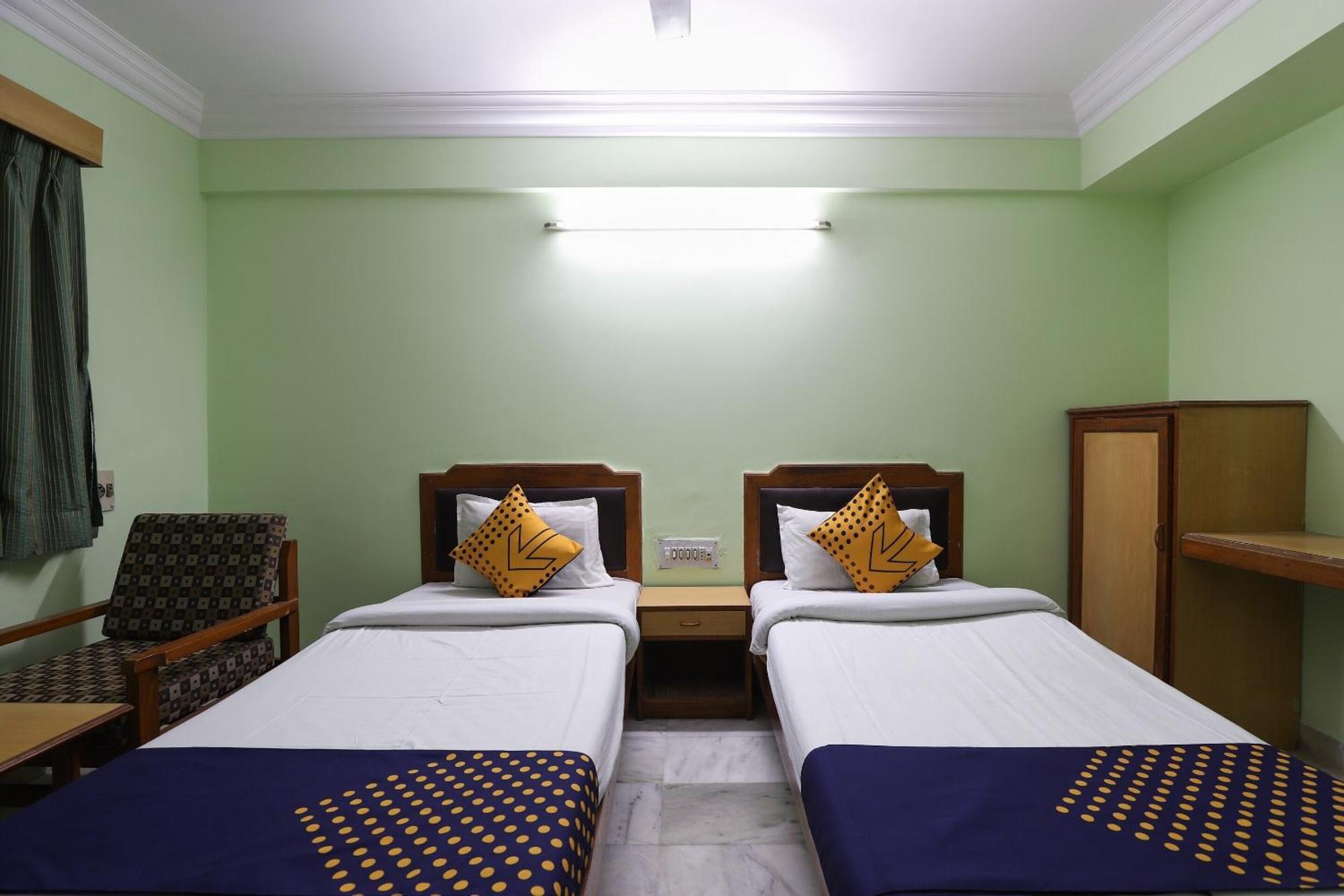 Spot On Hotel Hilltop Vadodara Eksteriør bilde